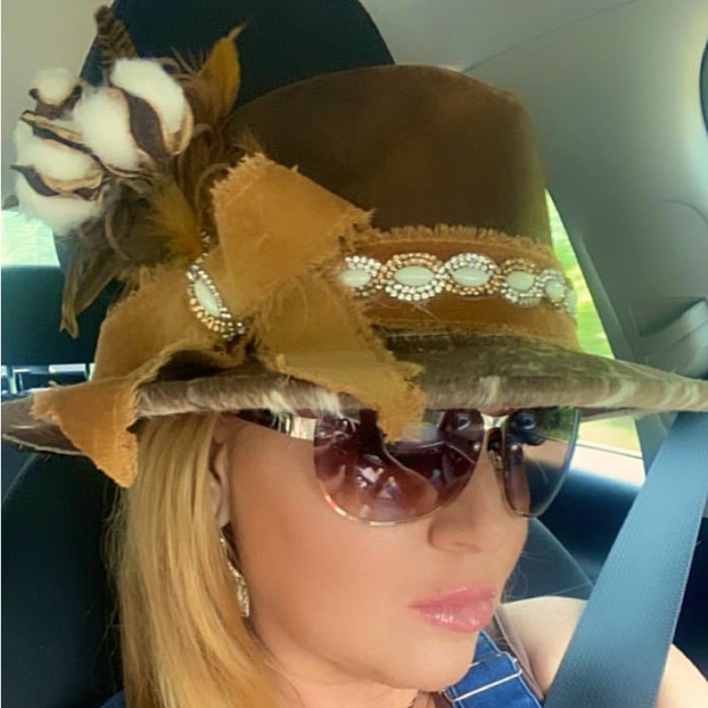 Meet your Posher, Wild West Crowns